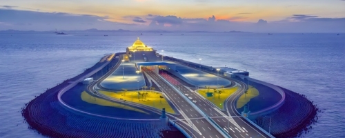 港珠澳大桥珠海公路口岸进境车流量刷新纪录 单日最高达1.45万辆次